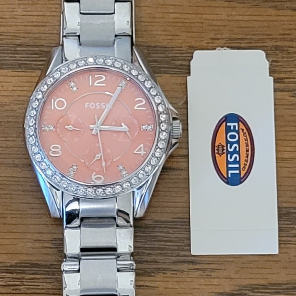 ❣️HP❣️ FOSSIL Riley mult-function coral dial stainless steel ladies watch. NWOT - Picture 2 of 9